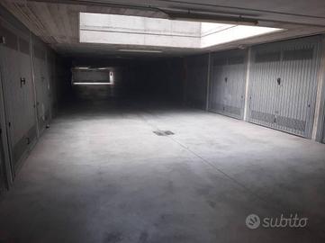 Box / Garage di 15 m² a Corsico