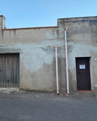 Guspini- Indipendente con giardino e box auto