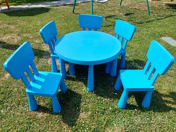 Tavolo con  5 seggioline per bambini Ikea Mammut 