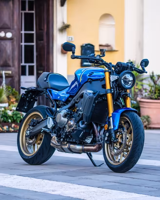 YAMAHA XSR 900