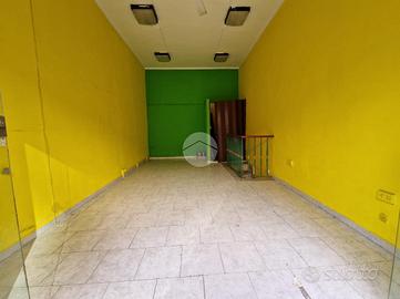 NEGOZIO A NAPOLI