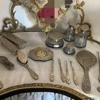 Set da toeletta antico inciso in argento 800