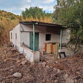 Terreno con rustico / valuto permuta