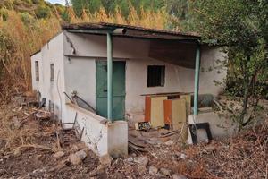 Terreno con rustico / valuto permuta