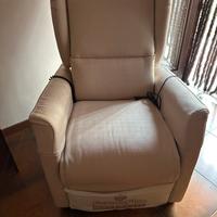 Poltrona anziani massaggio e elevabile