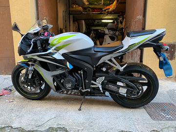 CBR 600 RR 2011 Hannspreen