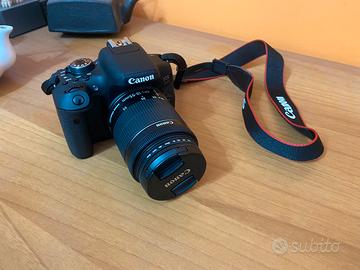 Canon Eos 750d + 3 obiettivi ed accessori vari