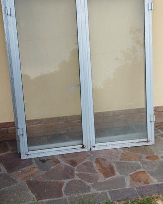 Finestra completa in alluminio 