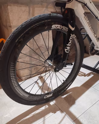 Ruote in carbonio staystrong per bmx race