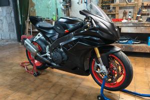 Aprilia RSV4 1100