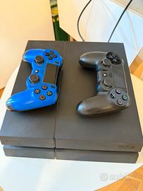 Play Station 4 500 GB con un joystick originale