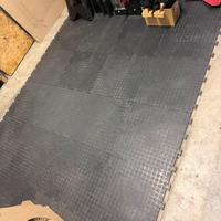 PAVIMENTO A INCASTRO GOMMATO 50cmx50cm