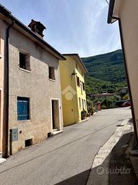 CASA INDIPENDENTE A POVE DEL GRAPPA