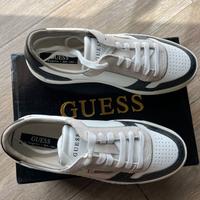 Sneaker Guess