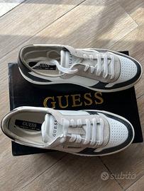 Sneaker Guess