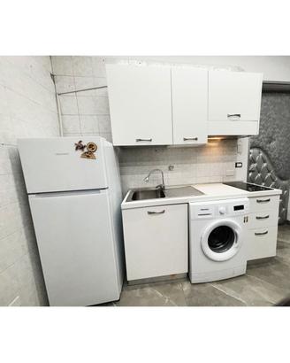 cucina componibile completa di elettrodomestici 