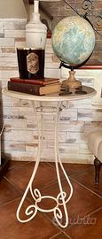 Tavolino e piantana shabby