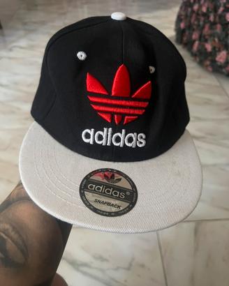 Cappllo adidas