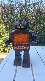 Space Fighter (noto anche come Fighting Robot)