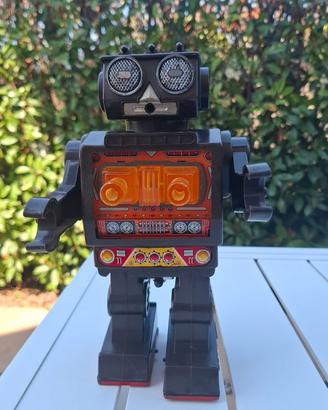 Space Fighter (noto anche come Fighting Robot)