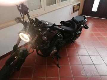 YAMAHA XV 950R