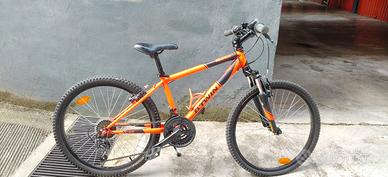 Bicicletta B TWIN ROCKRIDER 500