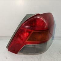 STOP FANALE POSTERIORE DESTRO TOYOTA Yaris Serie 8