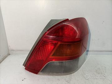 STOP FANALE POSTERIORE DESTRO TOYOTA Yaris Serie 8