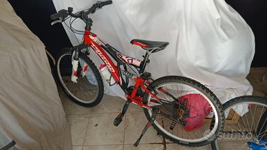 Mountain bike 24 pollici da ragazzo/a