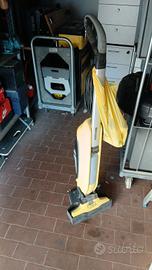 Lavapavimenti Karcher FC5 snella ma professionale