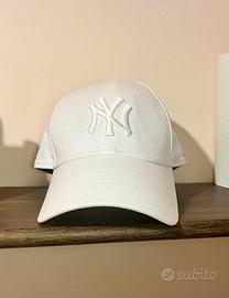 Cappellino new era bianco