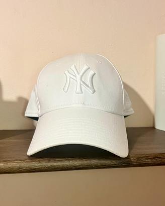 Cappellino new era bianco