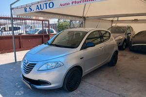 Lancia Ypsilon 1.2 69 CV 5 porte full 13
