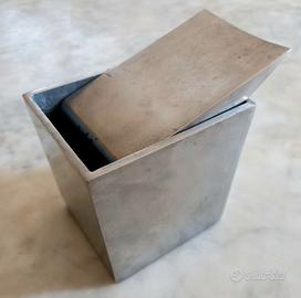 Posacenere Ray Hollis di Pilippe Starck