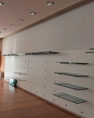 Arredamento negozio abbigliamento 