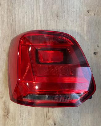 Vetro fanale faro posteriore sinistro VW Polo 2017