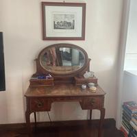 Toeletta di antiquariato