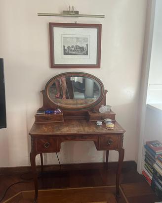 Toeletta di antiquariato