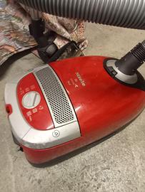 Aspirapolvere MIELE modello S5 Ecoline Red