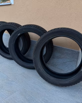 4 GOMME INVERNALI KUMHO WINTERCRAFT 205/45 R17 88V