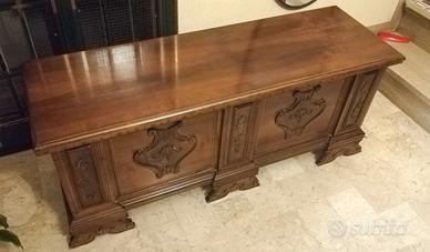 Elegante cassapanca/credenza in legno massello