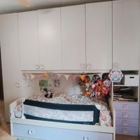 Cameretta a ponte due posti letto, bianco e lilla