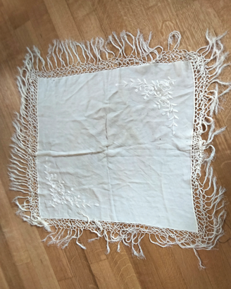 Foulard crema ricamo e frange vintage