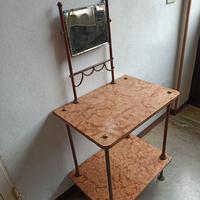 TOILETTE PER DONNA DEI PRIMI 900 IN OTTONE