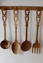 Quattro Antichi Utensili da Cucina in Ottone 