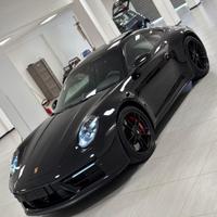 Porsche 911 Carrera 4 GTS