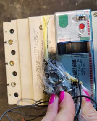 Interruttore automatico ME160B