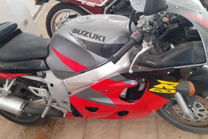 SUZUKI  GSX R 600