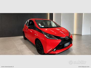 TOYOTA Aygo 1.0 VVT-i 69 CV 5p. x-cite