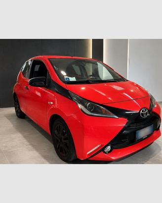 TOYOTA Aygo 1.0 VVT-i 69 CV 5p. x-cite